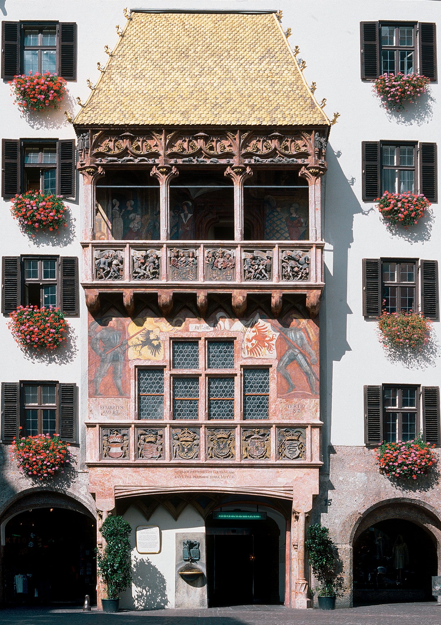 황금 지붕 (Goldenes Dachl) 관람